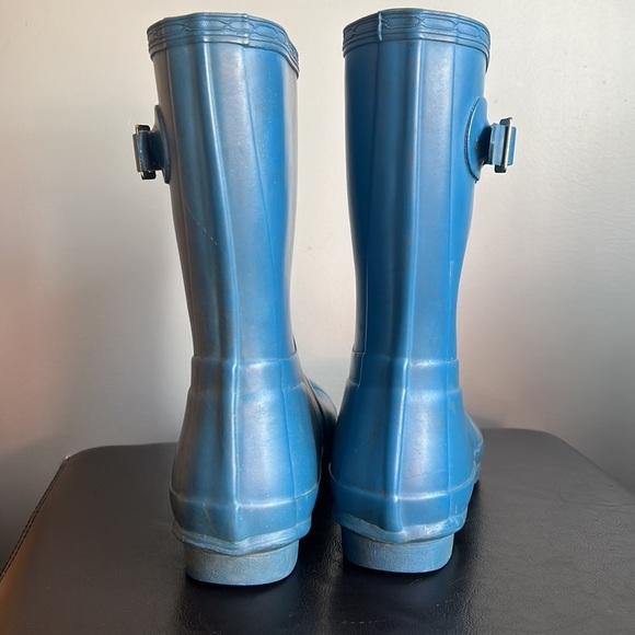 Hunter Mid-calf Rubber Rain Boots in Blue - Picture 5 of 15